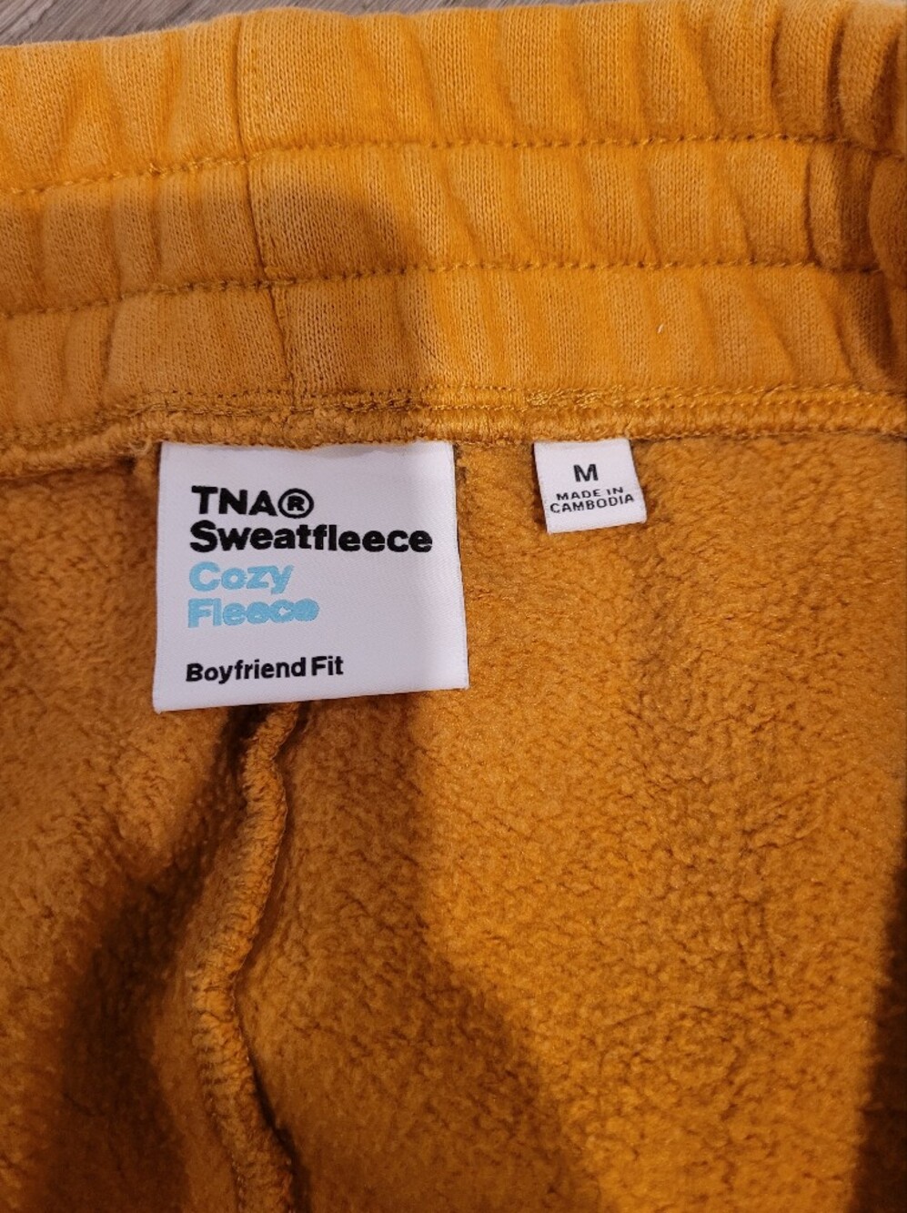 Aritzia Tna Cozy Fleece Boyfriend Sweatpants Yellow M - Picture 4 of 11